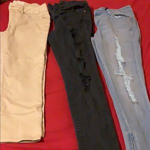 Bundle of 3 jeans
